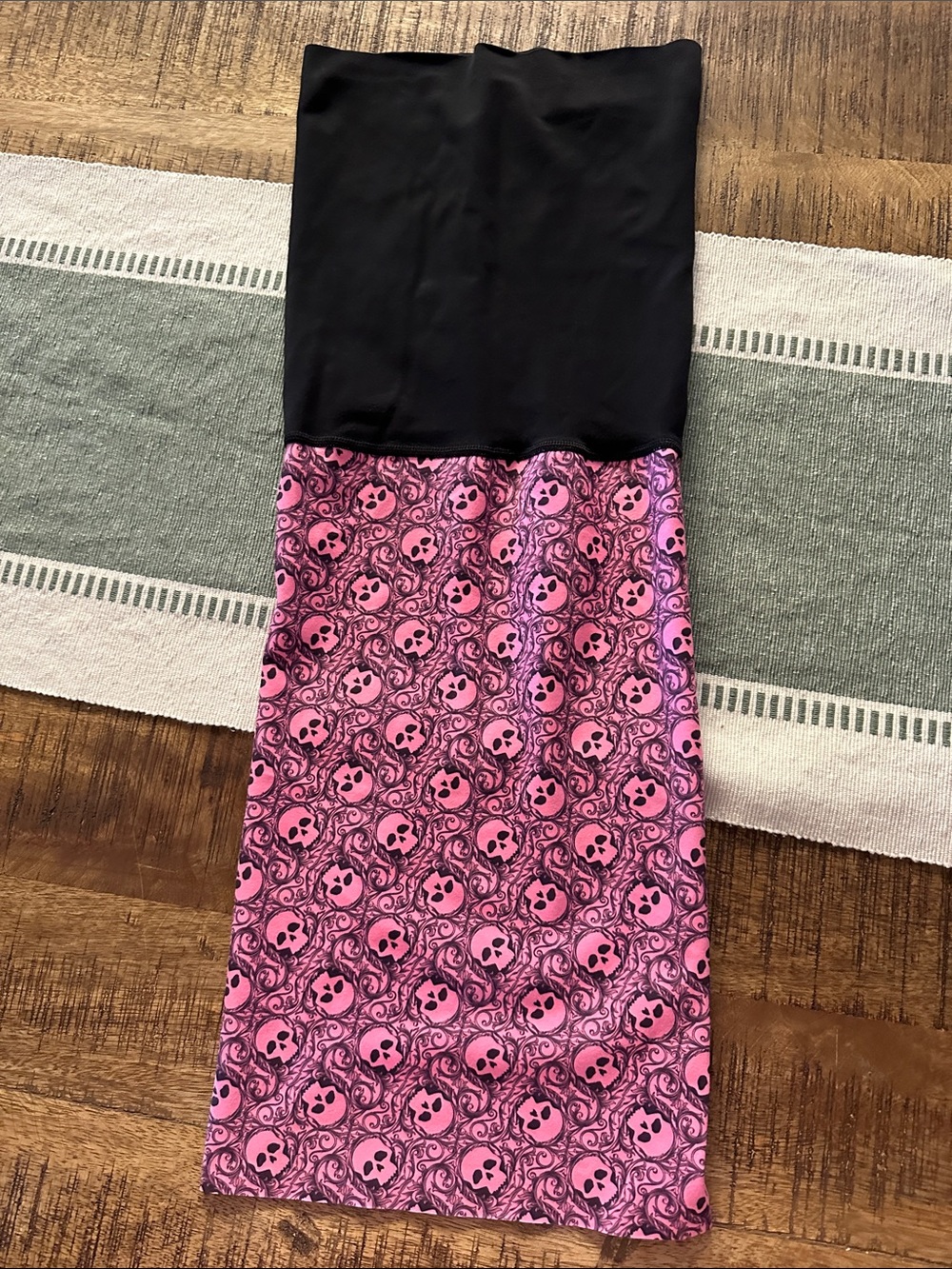 Black & Pink Skull Print Tube Skirt